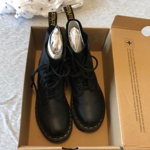 Dr Martens 1460 Pascal 8-eye black soft leather boot, US size 8 womens